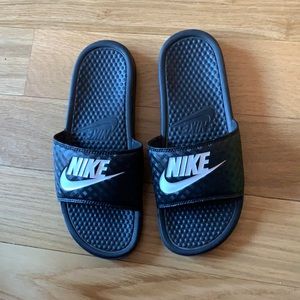 Nike slides women size 10